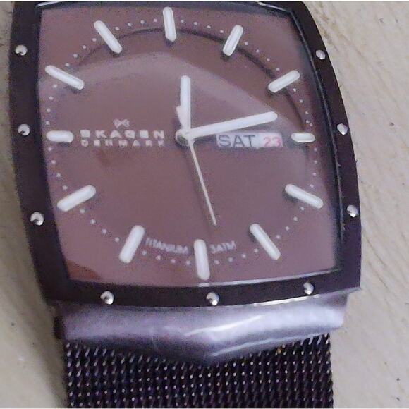 Skagen 396LTMD Titanium Brown/bronze mesh, ultra-thin square case day/date